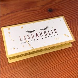 🧡LASHAHOLIC LUXURY LASHES